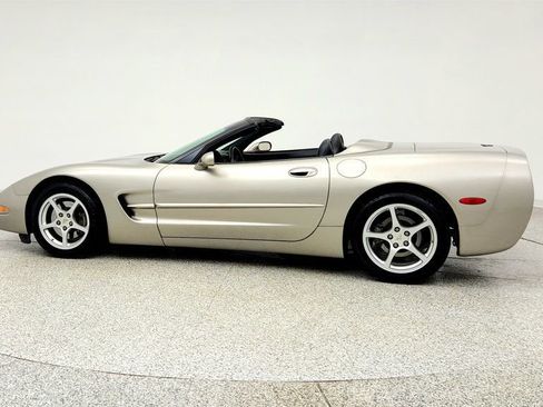 Used 2000 Chevrolet Corvette Convertible w/ Memory Pkg RWD image 8