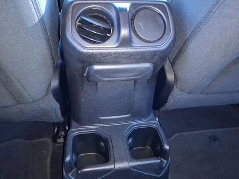 Used 2019 Jeep Wrangler Unlimited Sport image 21