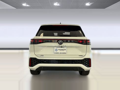 New 2026 Volkswagen Tiguan SEL R-Line AWD/4WD image 10