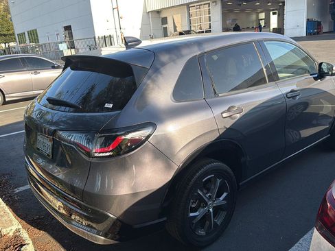 Certified 2023 Honda HR-V EX-L image 4