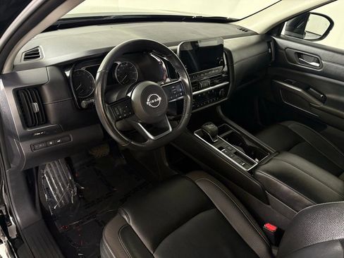 Used 2023 Nissan Pathfinder SL image 17