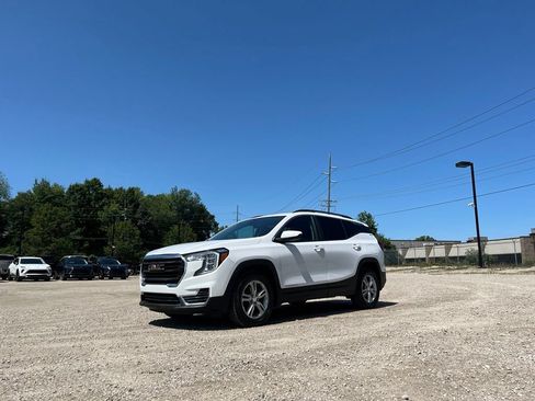 Used 2022 GMC Terrain SLE w/ Driver Convenience Package AWD/4WD image 2