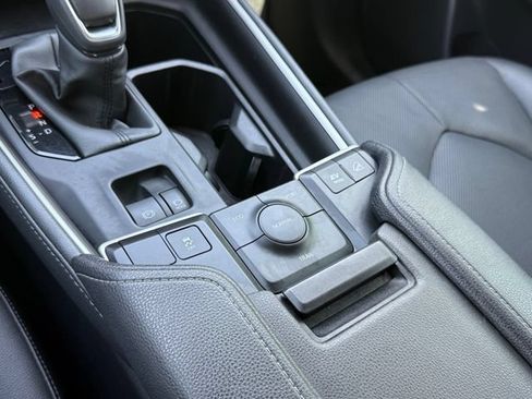 Used 2025 Toyota Grand Highlander AWD Hybrid image 20