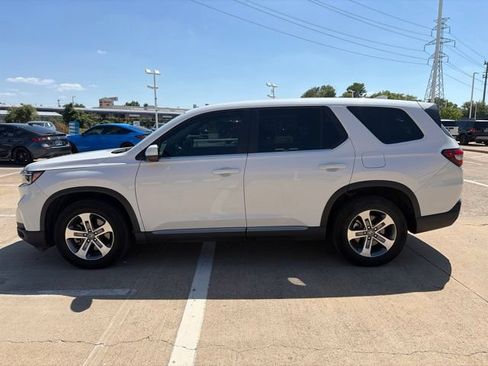 Used 2024 Honda Pilot EX-L image 3