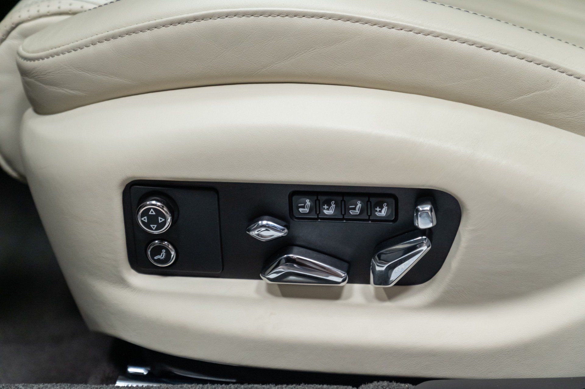 Used 2021 Bentley Flying Spur W12 AWD/4WD image 34