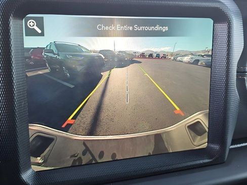 Used 2021 Jeep Gladiator Overland image 16