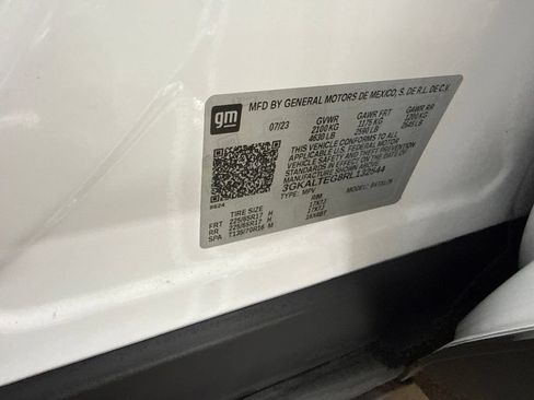 Used 2024 GMC Terrain SLE w/ Driver Convenience Package AWD/4WD image 10