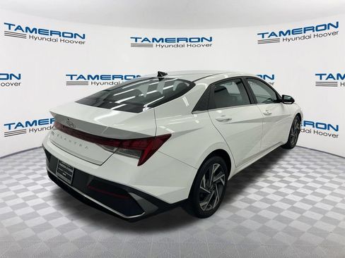 Used 2025 Hyundai Elantra SEL FWD image 5