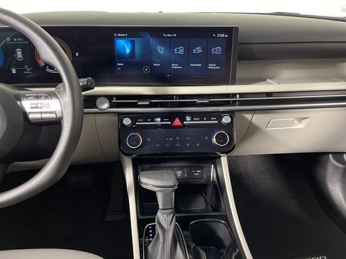 Certified 2025 Hyundai Tucson SEL FWD image 16
