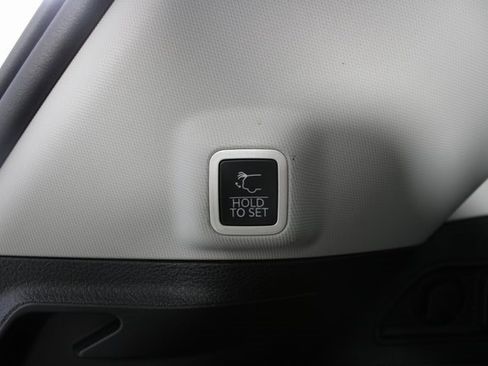 Used 2022 Jeep Grand Cherokee Limited 4xe image 22