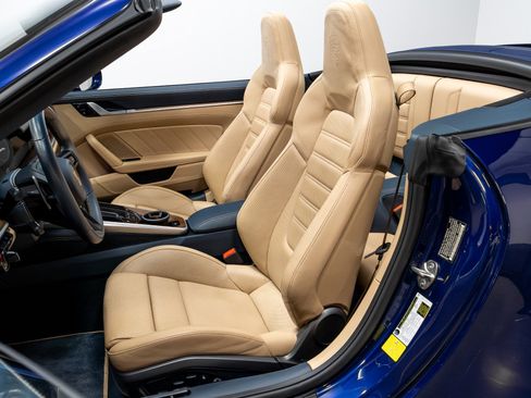 Used 2021 Porsche 911 Turbo S image 7