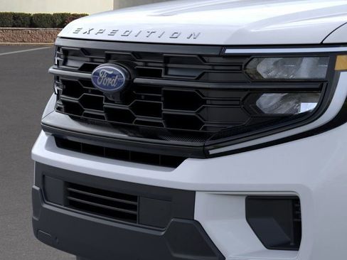 New 2026 Ford Expedition Active image 17