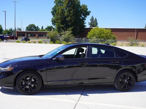 Used 2025 Honda Accord SE image 3