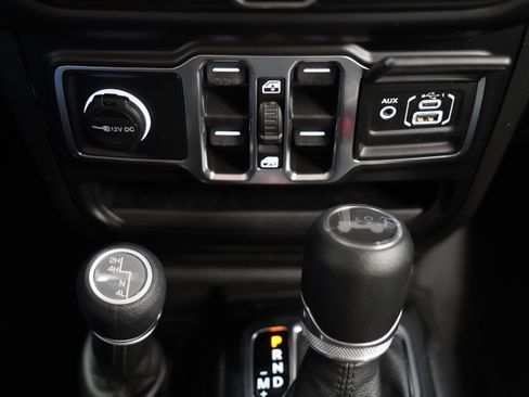 Used 2022 Jeep Wrangler Unlimited Sport AWD/4WD image 30