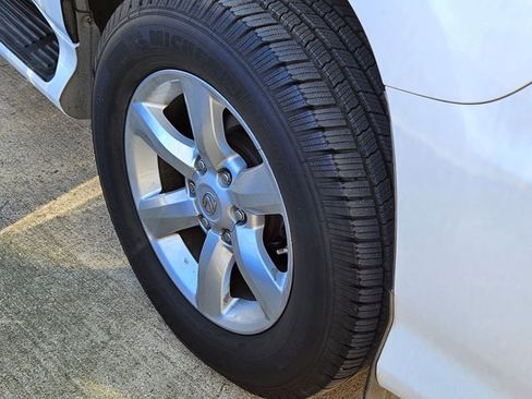 Used 2018 Lexus GX 460 w/ Preferred Accessory Package image 9