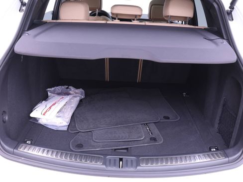 Used 2025 Porsche Macan image 24