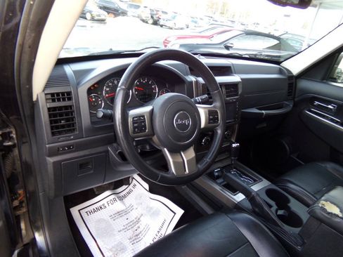 Used 2012 Jeep Liberty Limited Jet w/ Comfort/Convenience Group AWD/4WD image 7