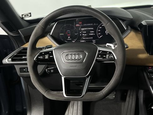 Used 2022 Audi e-tron GT Premium Plus image 16