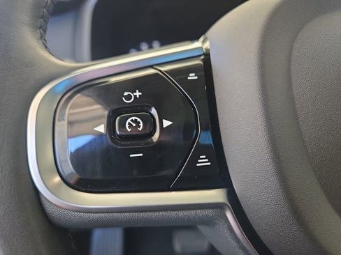 Used 2022 Volvo S90 B6 Inscription w/ Advanced Package image 8