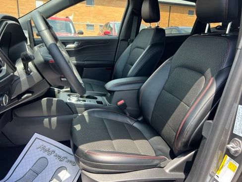 Certified 2024 Ford Escape ST-Line w/ Tech Pack #1 AWD/4WD image 18