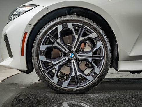 Used 2025 BMW 330i xDrive Sedan w/ M Sport Package AWD/4WD image 10