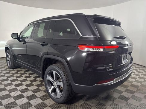Used 2023 Jeep Grand Cherokee Limited AWD/4WD image 9