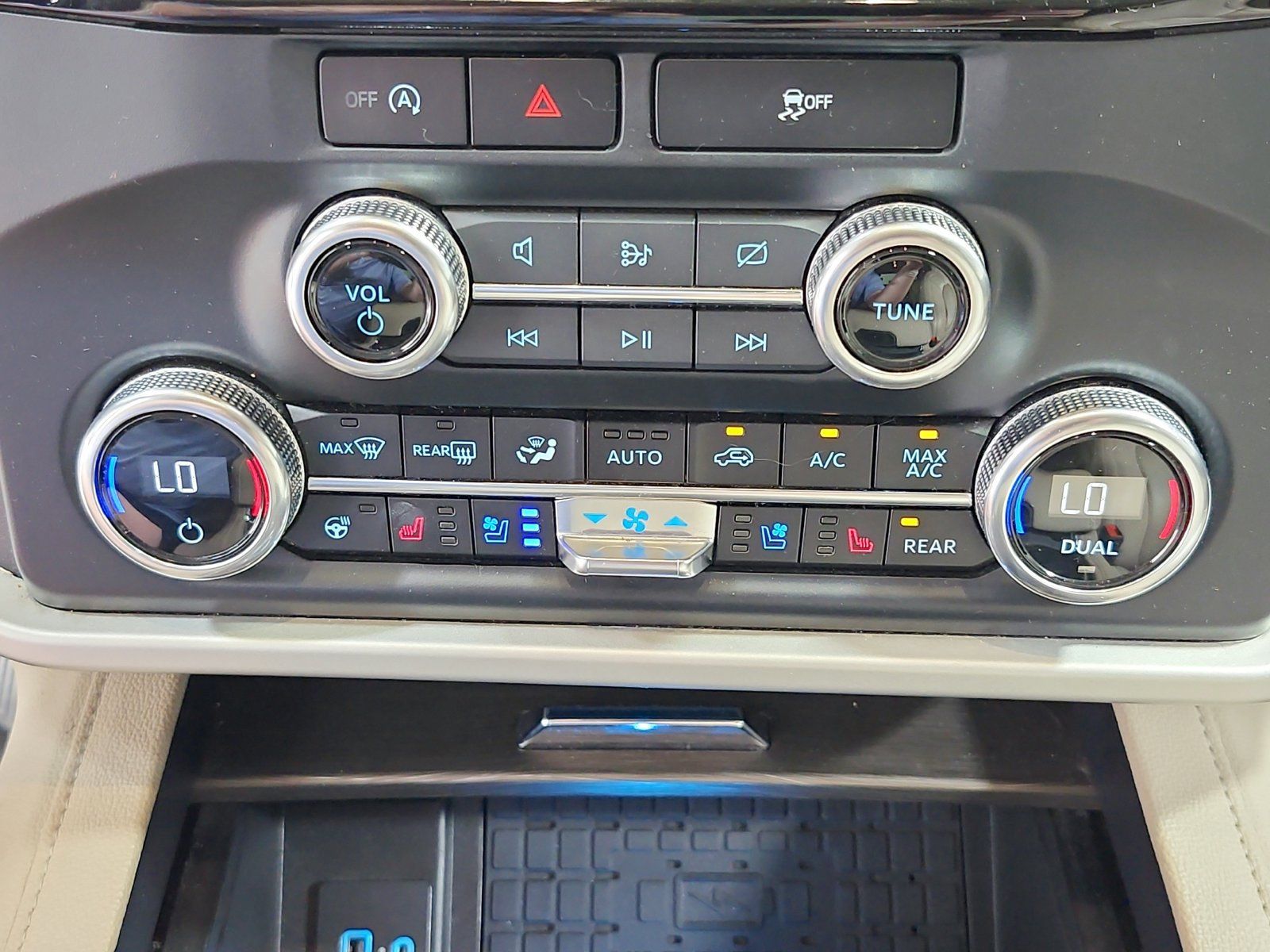 Used 2024 Ford Expedition Limited RWD image 19