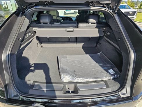 New 2027 Cadillac Lyriq Signature Sport w/ Nappa Leather Package AWD/4WD image 13