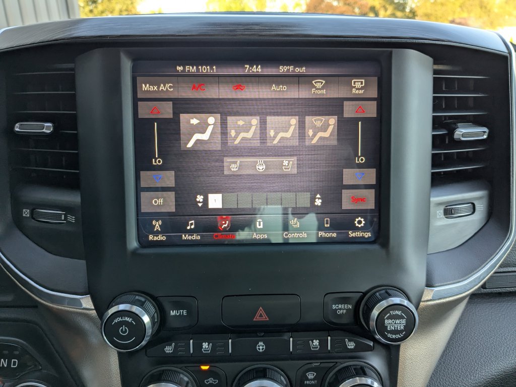 Used 2019 RAM 1500 Laramie AWD/4WD image 19