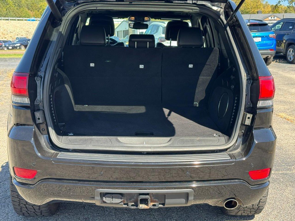 Used 2019 Jeep Grand Cherokee Altitude AWD/4WD image 5