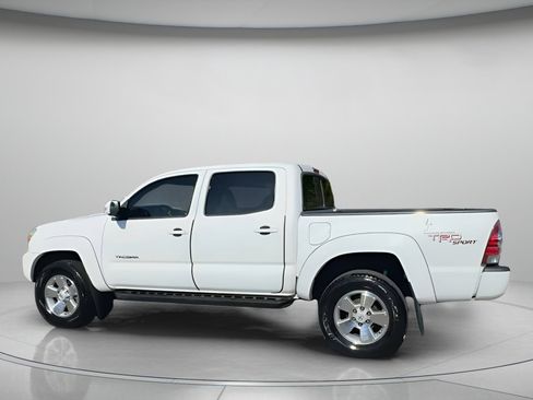 Used 2013 Toyota Tacoma PreRunner image 18