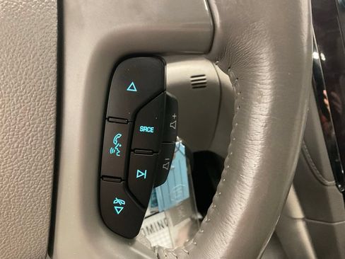 Used 2017 Buick Enclave Premium w/ Experience Buick Package AWD/4WD image 16
