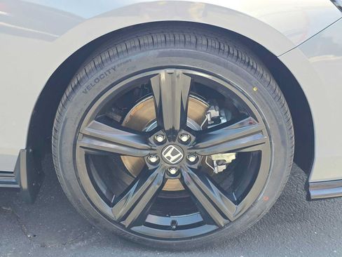 Used 2025 Honda Accord Sport image 9