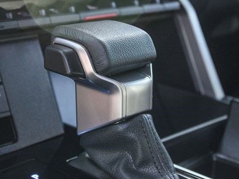 Used 2025 Toyota Tundra Platinum image 23