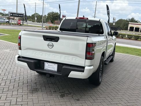 Used 2025 Nissan Frontier SV RWD image 6