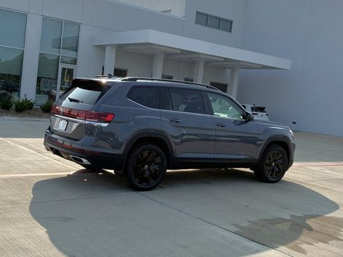 New 2026 Volkswagen Atlas SE FWD image 7