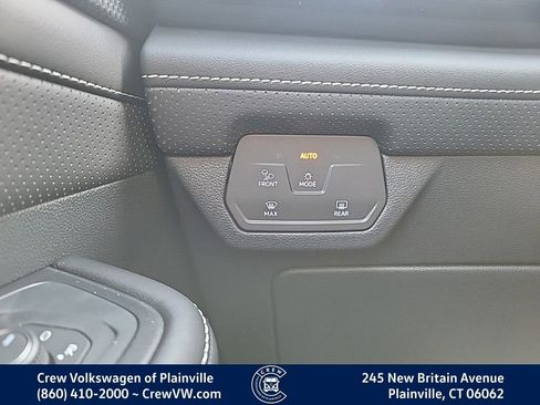 New 2026 Volkswagen Atlas Cross Sport SEL image 11