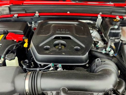 Used 2025 Jeep Wrangler Unlimited Sahara w/ Safety Group image 26