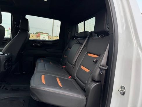 Used 2023 GMC Sierra 1500 AT4 w/ AT4 Preferred Package AWD/4WD image 12