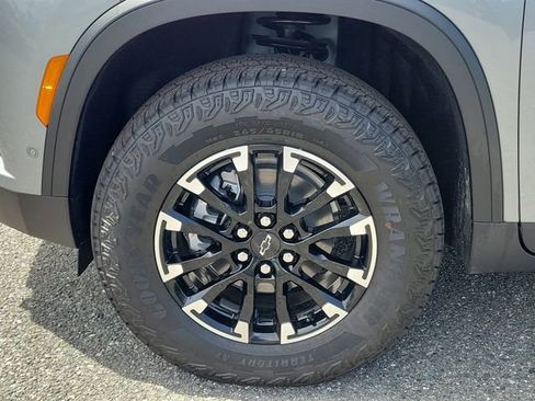New 2026 Chevrolet Traverse Z71 w/ Enhanced Driving Package AWD/4WD image 5