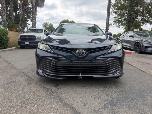 Used 2018 Toyota Camry LE FWD image 4