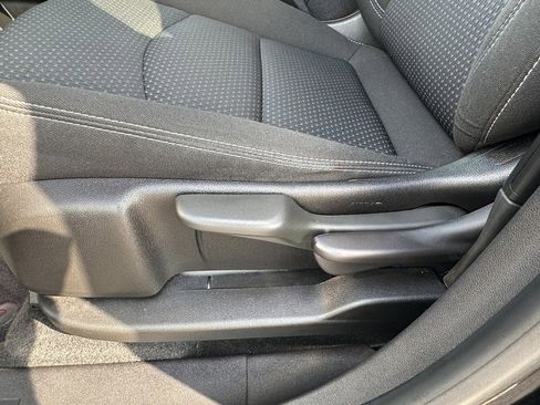 Used 2022 GMC Terrain SLE image 11