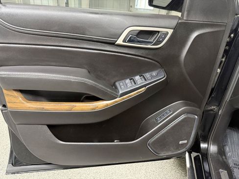 Used 2019 GMC Yukon XL Denali w/ Denali Ultimate Package AWD/4WD image 26