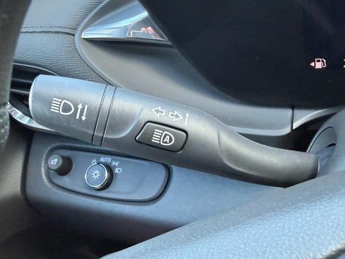 Used 2025 Buick Envista Preferred FWD image 27