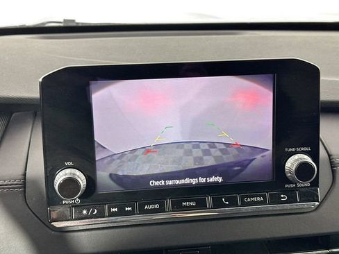 Used 2024 Mitsubishi Outlander ES image 12