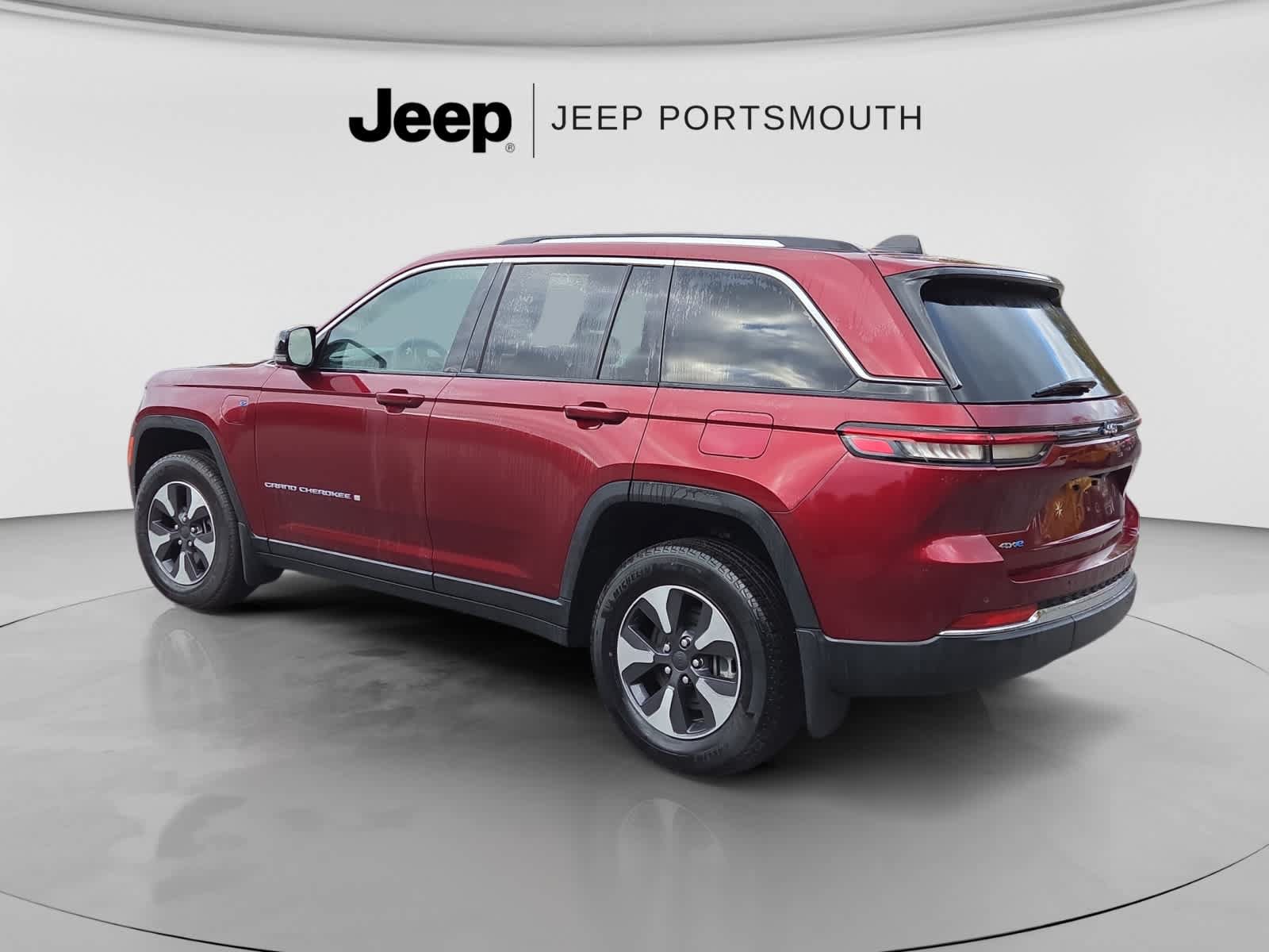 Used 2023 Jeep Grand Cherokee 4WD 4xe w/ MOPAR Finishing Package image 9