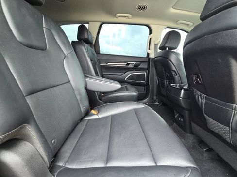 Used 2024 Kia Telluride S w/ S Sunroof Package FWD image 14