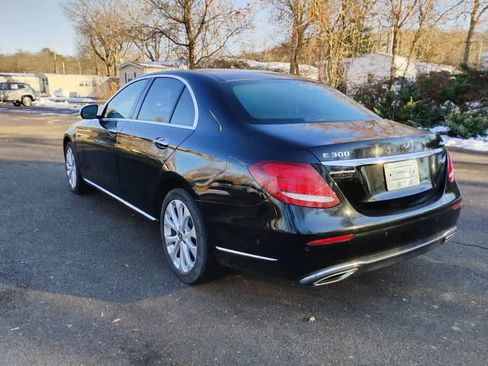 Used 2018 Mercedes-Benz E 300 4MATIC w/ Premium 2 Package (Q02) image 4
