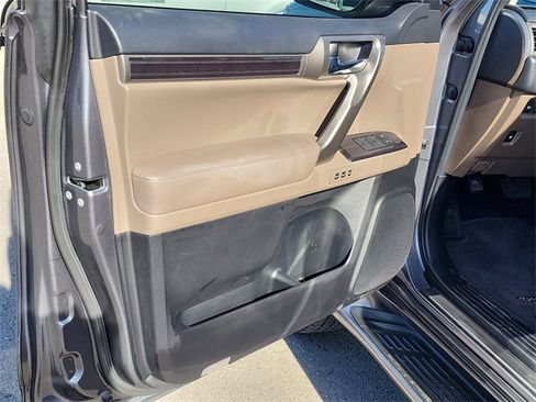 Used 2021 Lexus GX 460 Premium image 10