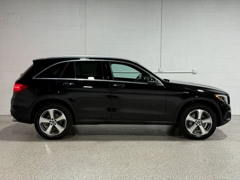 Used 2018 Mercedes-Benz GLC 300 4MATIC image 5